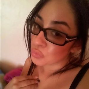 Meet your Posher, Latin